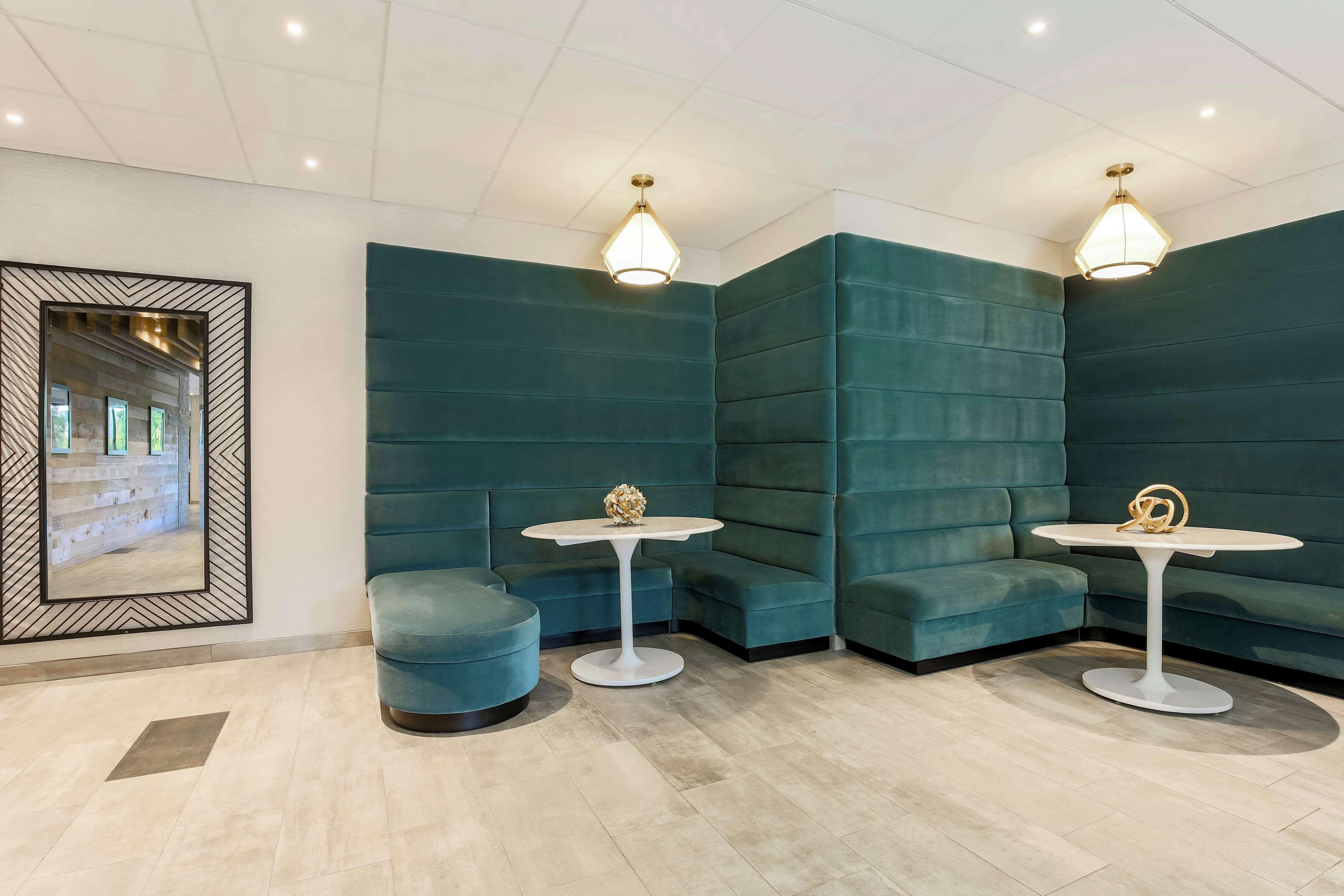 Doubletree By Hilton Austin-University Area Exterior photo