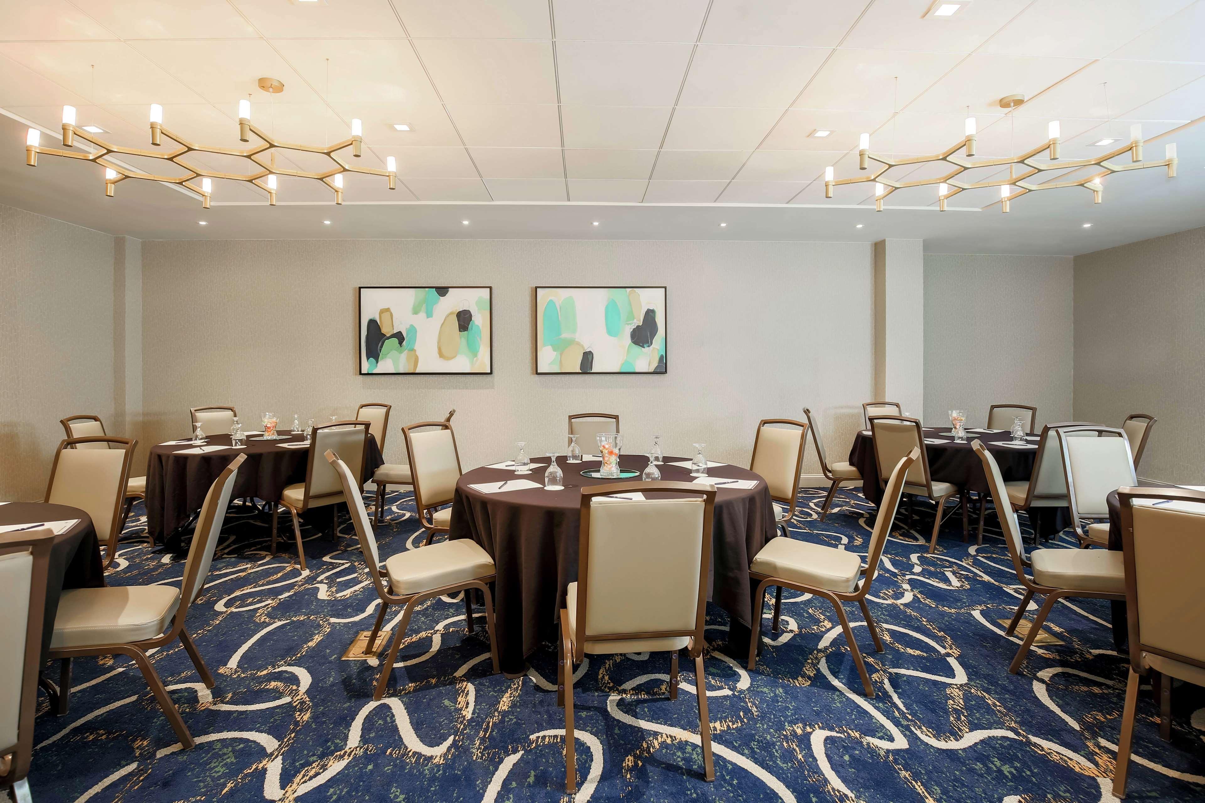 Doubletree By Hilton Austin-University Area Exterior photo