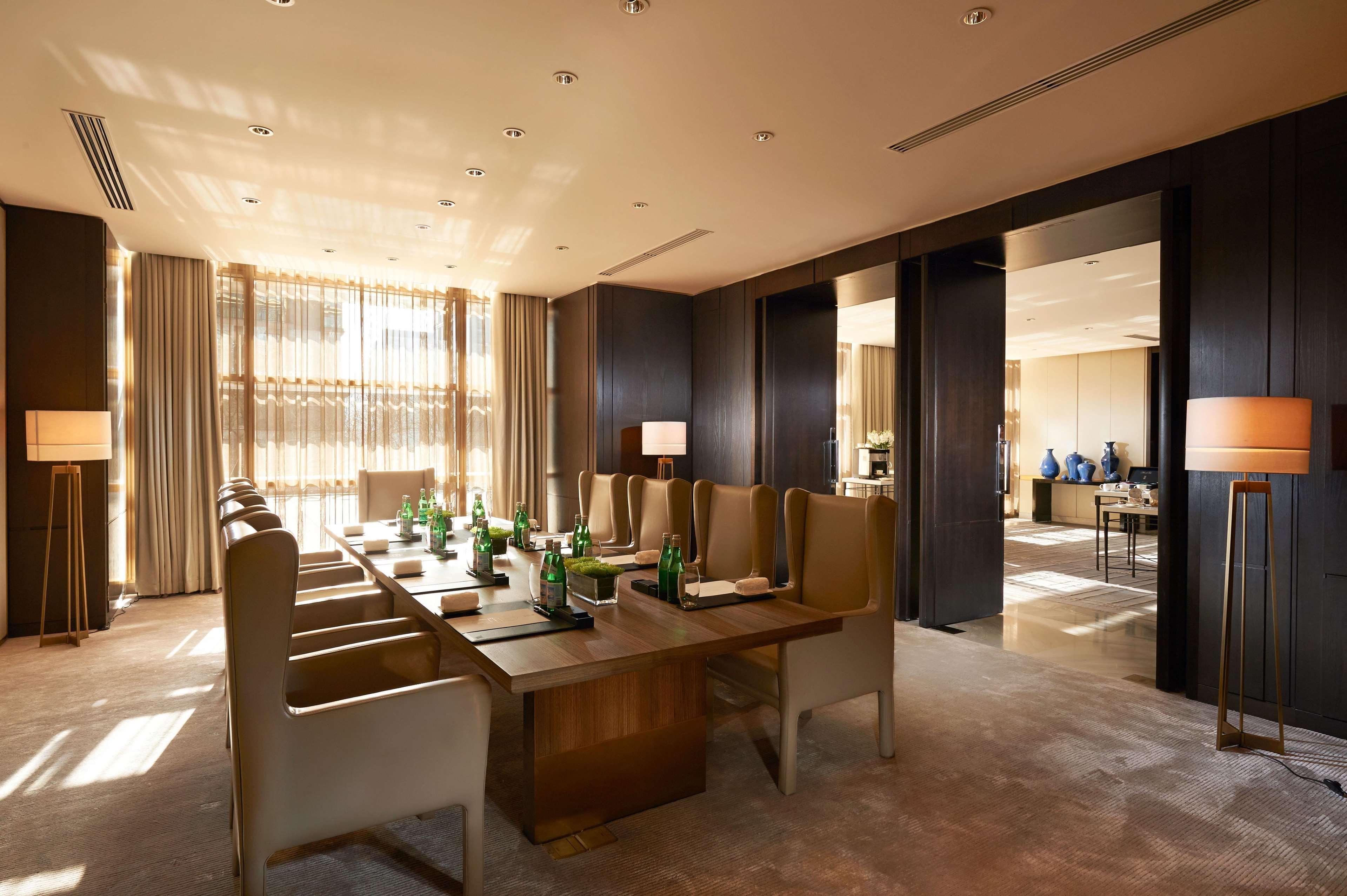 Doubletree By Hilton Austin-University Area Exterior photo